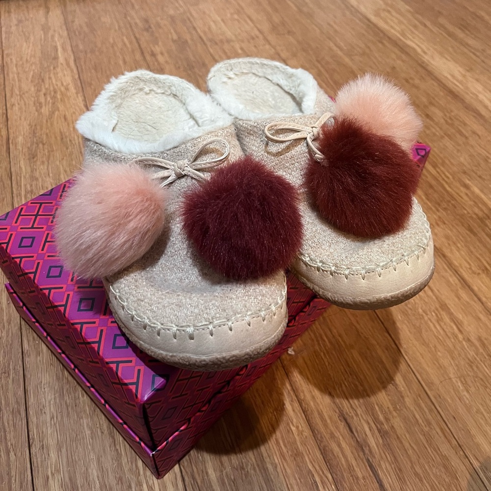 Tom’s Slippers
